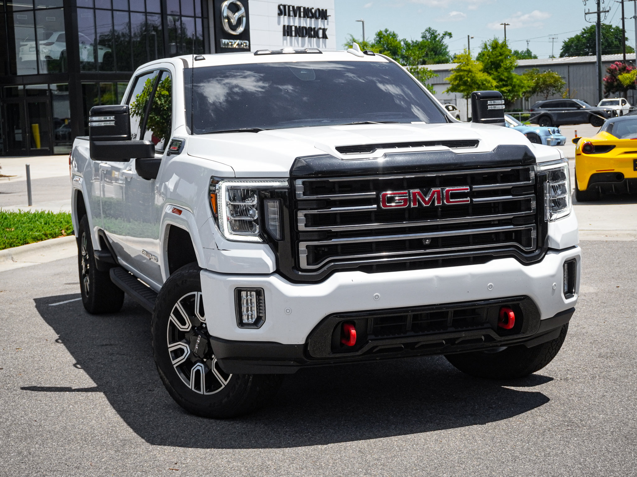 Used 2022 GMC Sierra 2500 AT4 w/ AT4 Premium Plus Package AWD/4WD image 2