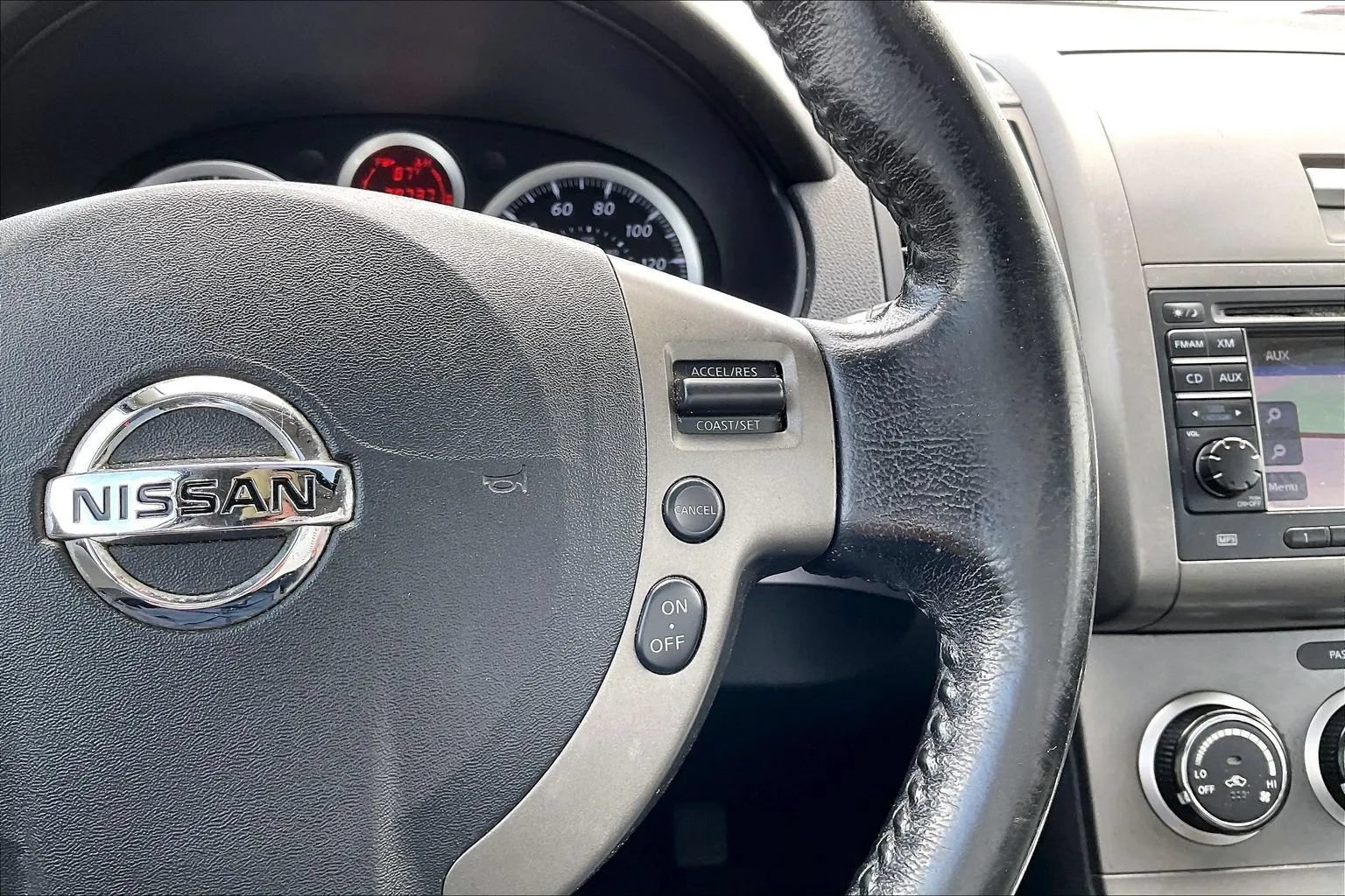 Used 2012 Nissan Sentra 2.0 SR w/ Special Edition Pkg FWD image 17