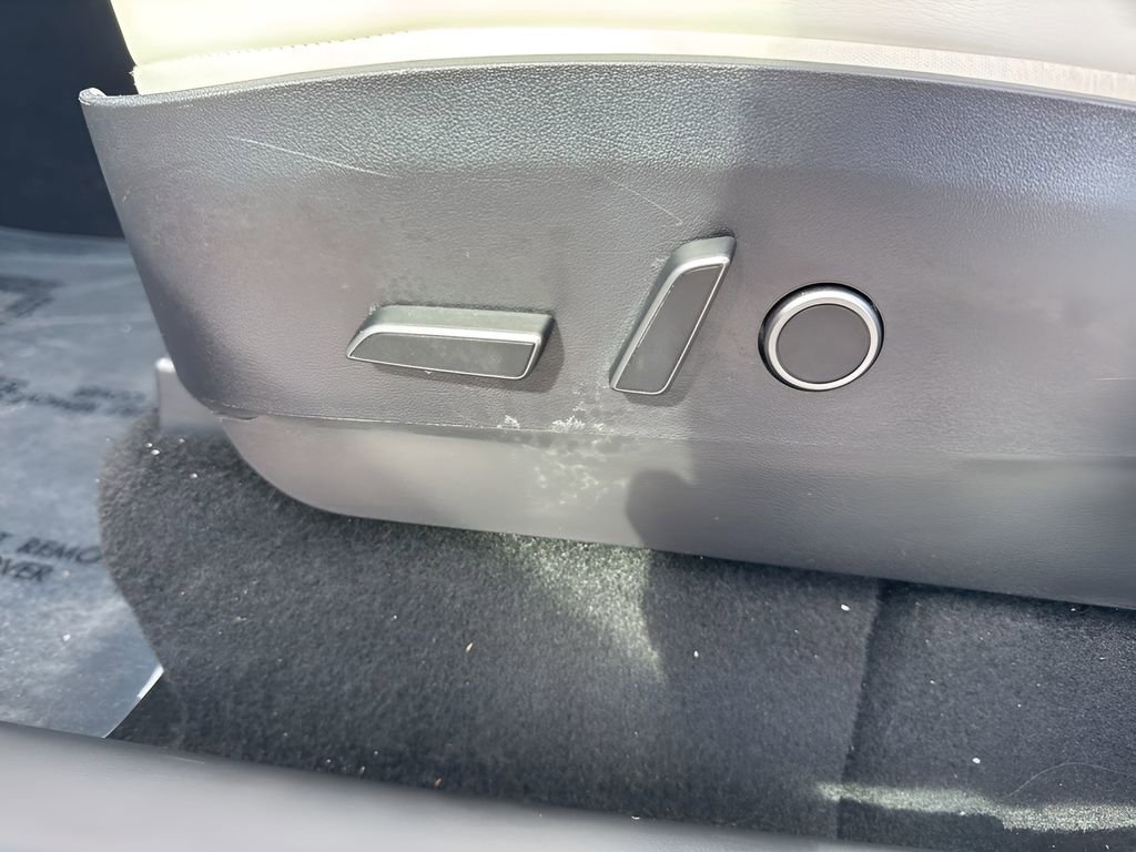 Used 2021 Tesla Model Y Long Range image 10