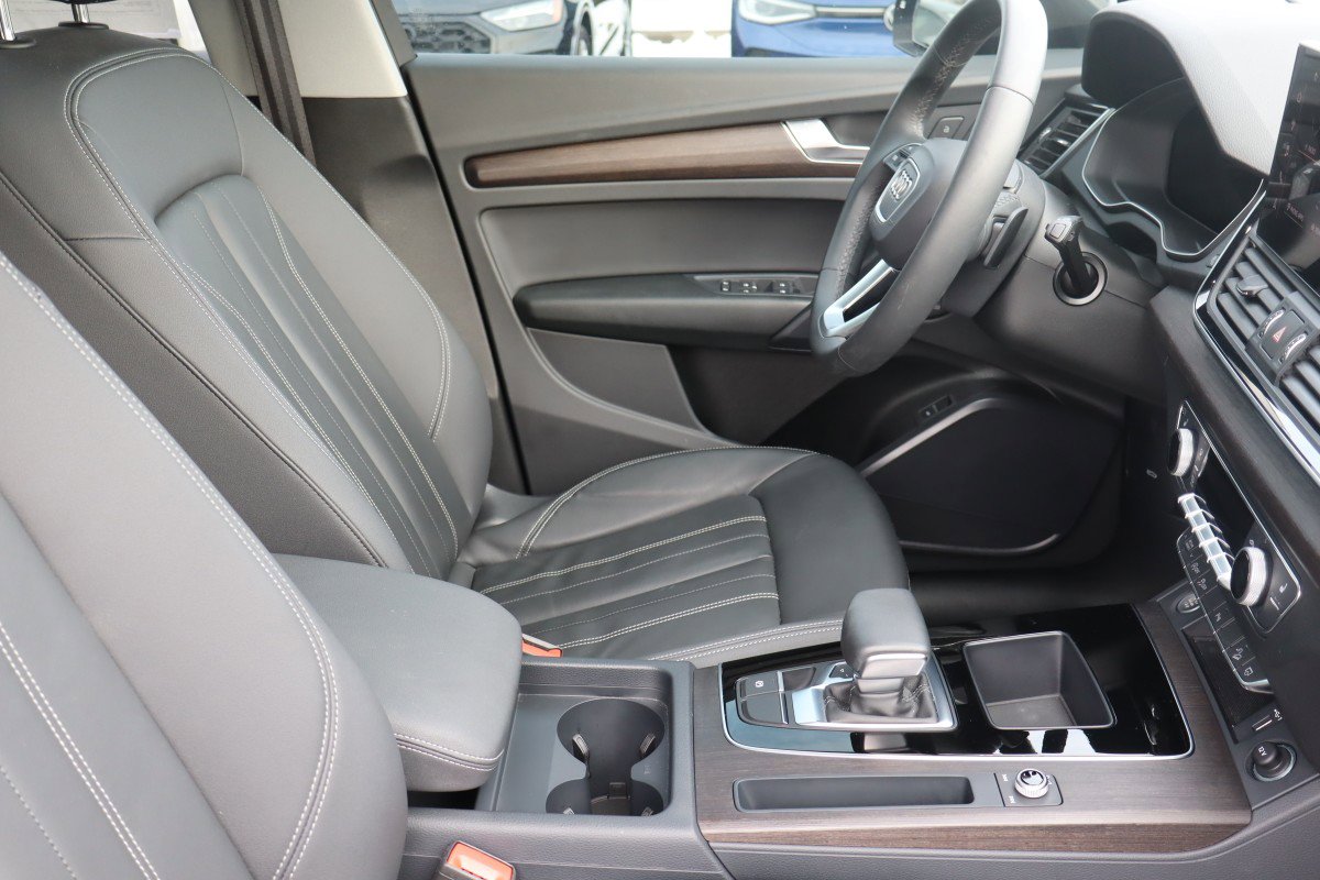 Used 2025 Audi Q5 2.0T Premium w/ Convenience Plus Package image 13
