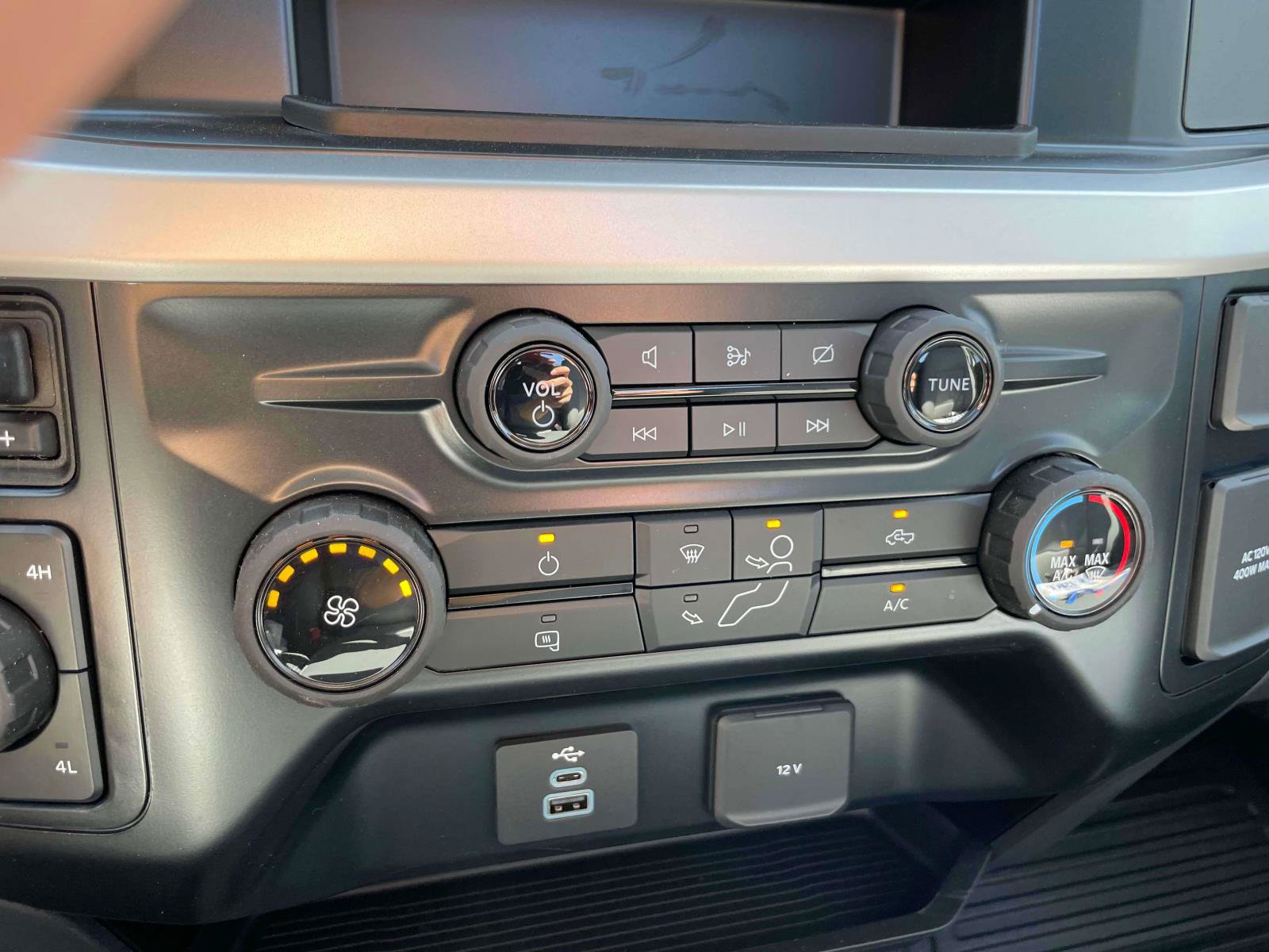 New 2023 Ford F250 XL w/ FX4 Off-Road Package AWD/4WD image 26