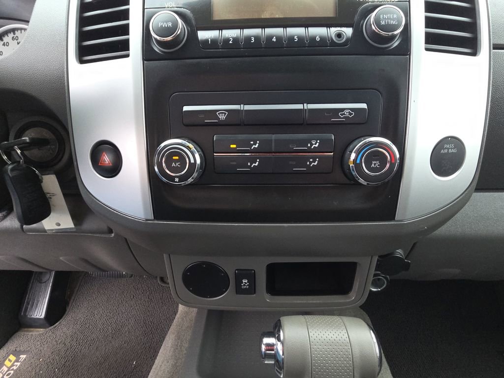 Used 2014 Nissan Frontier Desert Runner RWD image 23