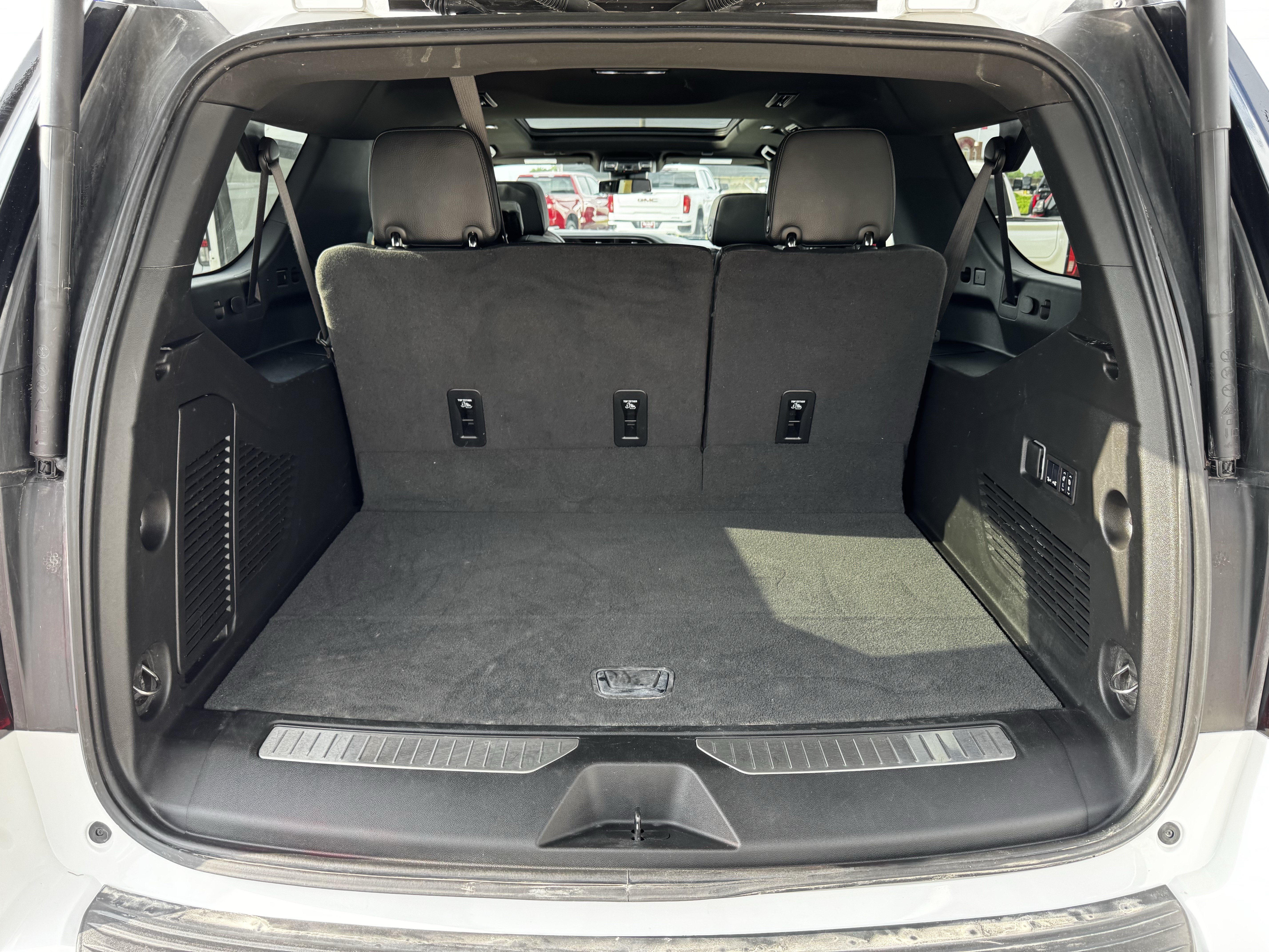 Used 2024 GMC Yukon XL Denali AWD/4WD image 31
