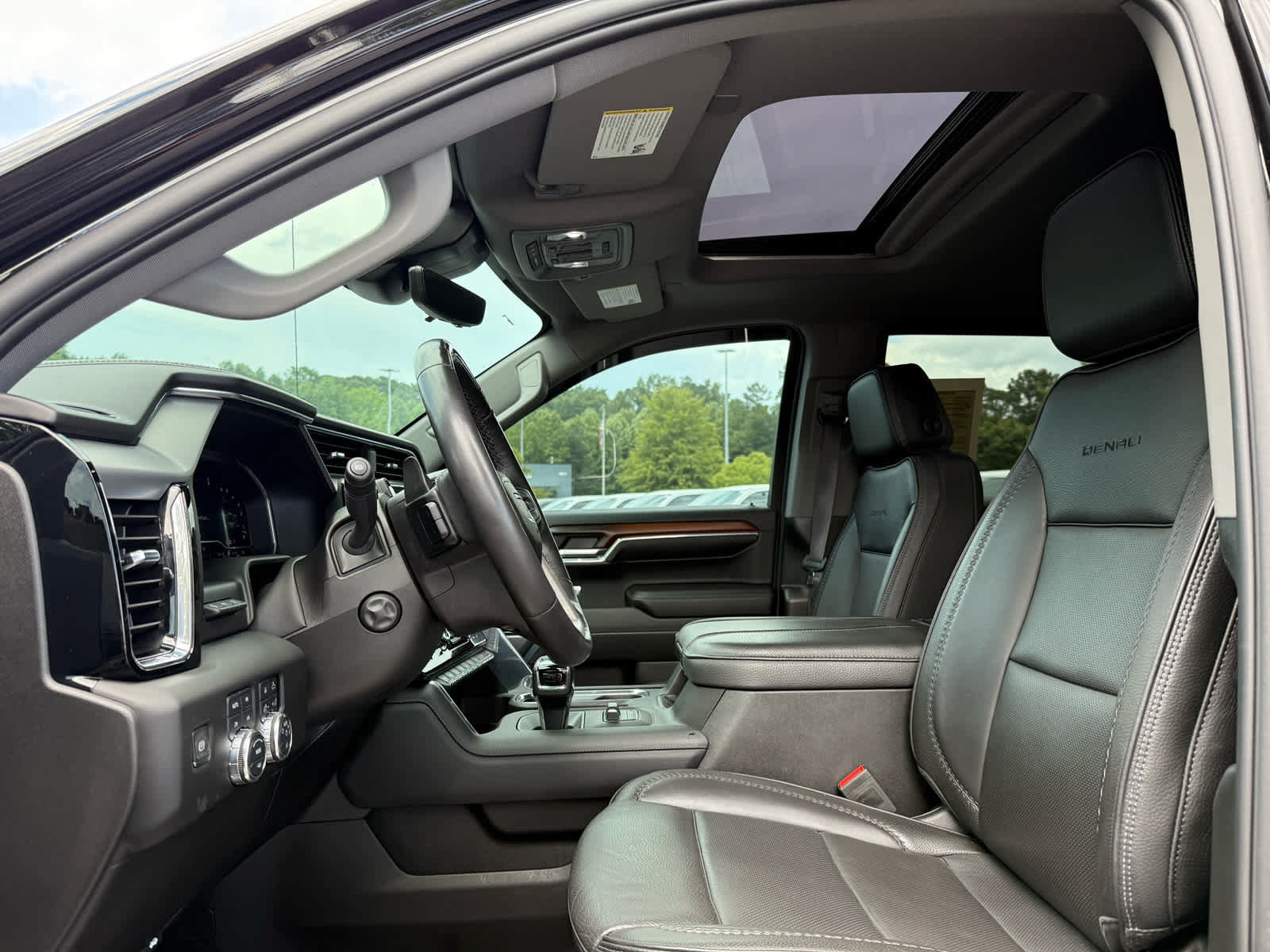 Used 2024 GMC Sierra 1500 Denali AWD/4WD image 23