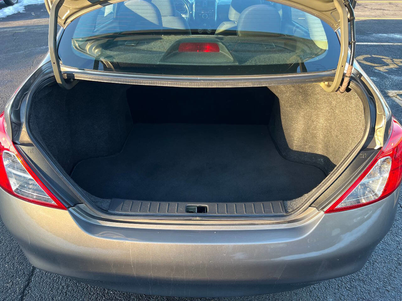 Used 2012 Nissan Versa SV image 15