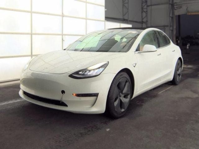 Used 2020 Tesla Model 3 Standard Range Plus RWD image 3