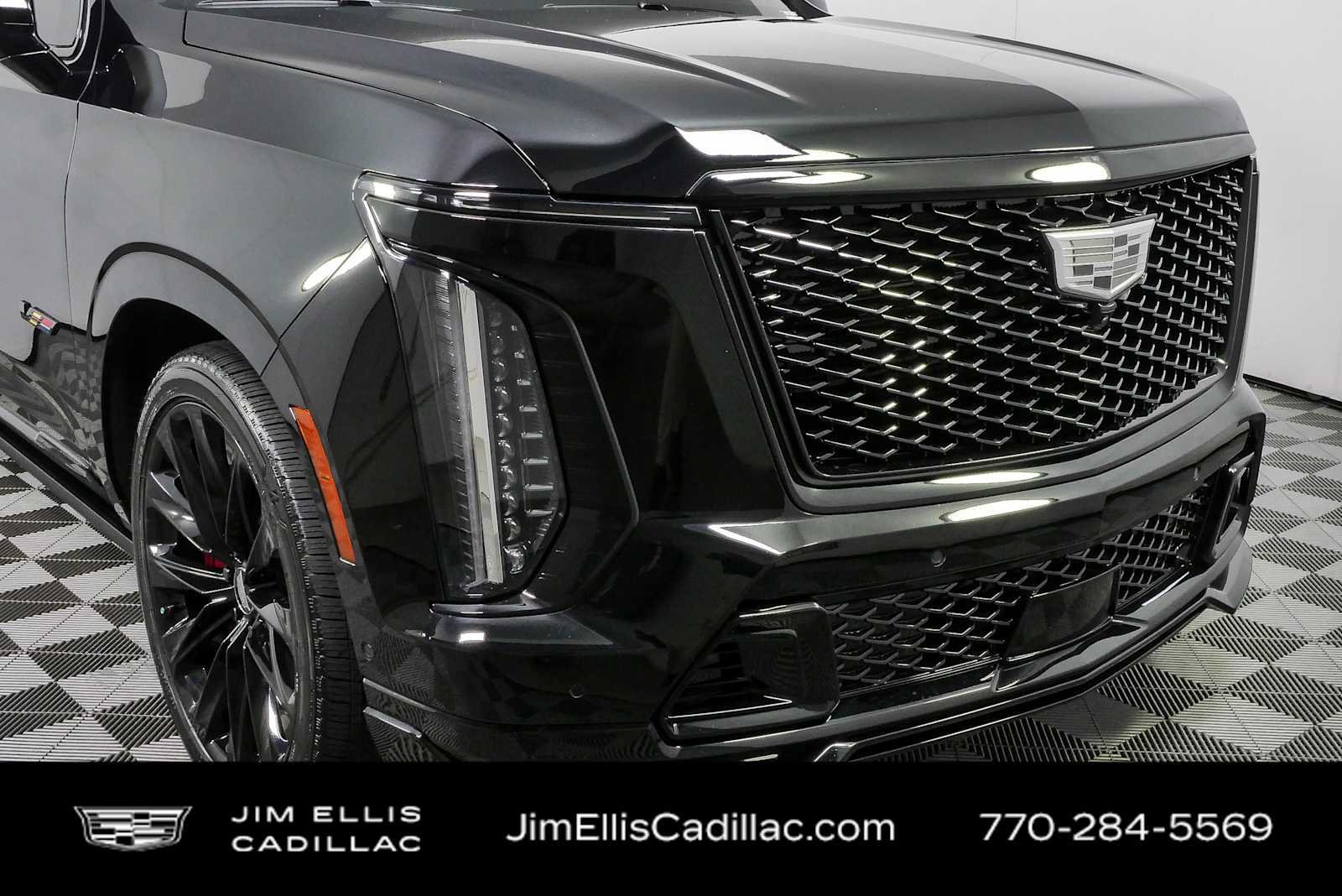 Certified 2025 Cadillac Escalade ESV V w/ LPO, ONYX Package AWD/4WD image 41