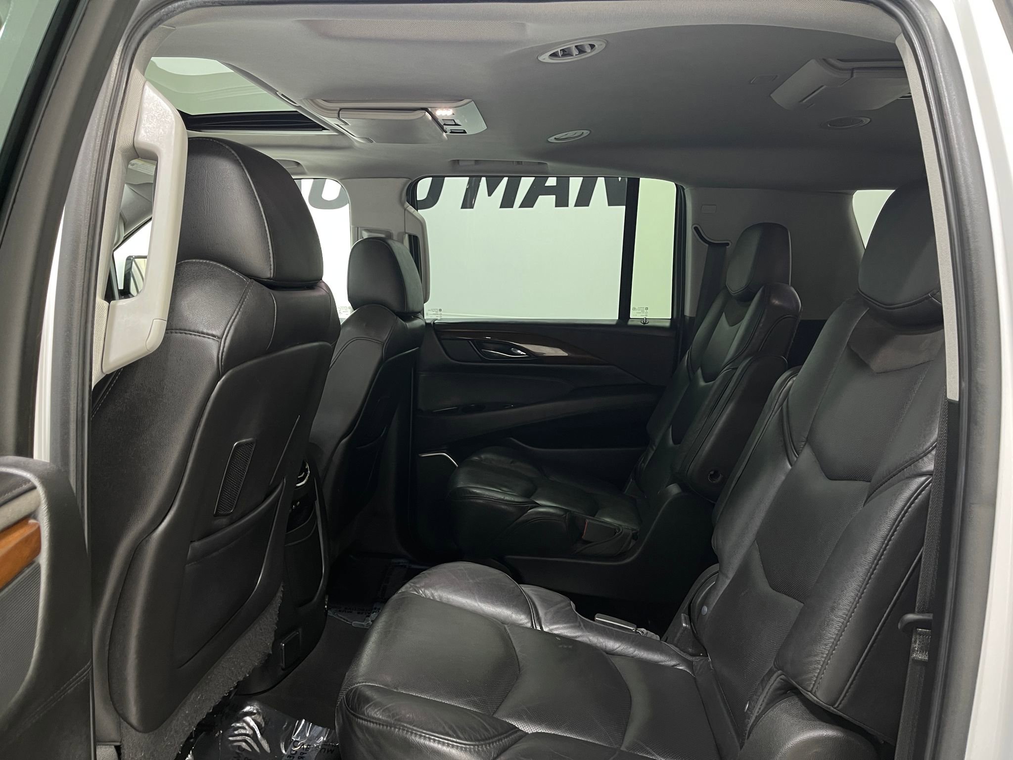 Used 2020 Cadillac Escalade ESV Premium Luxury AWD/4WD image 30