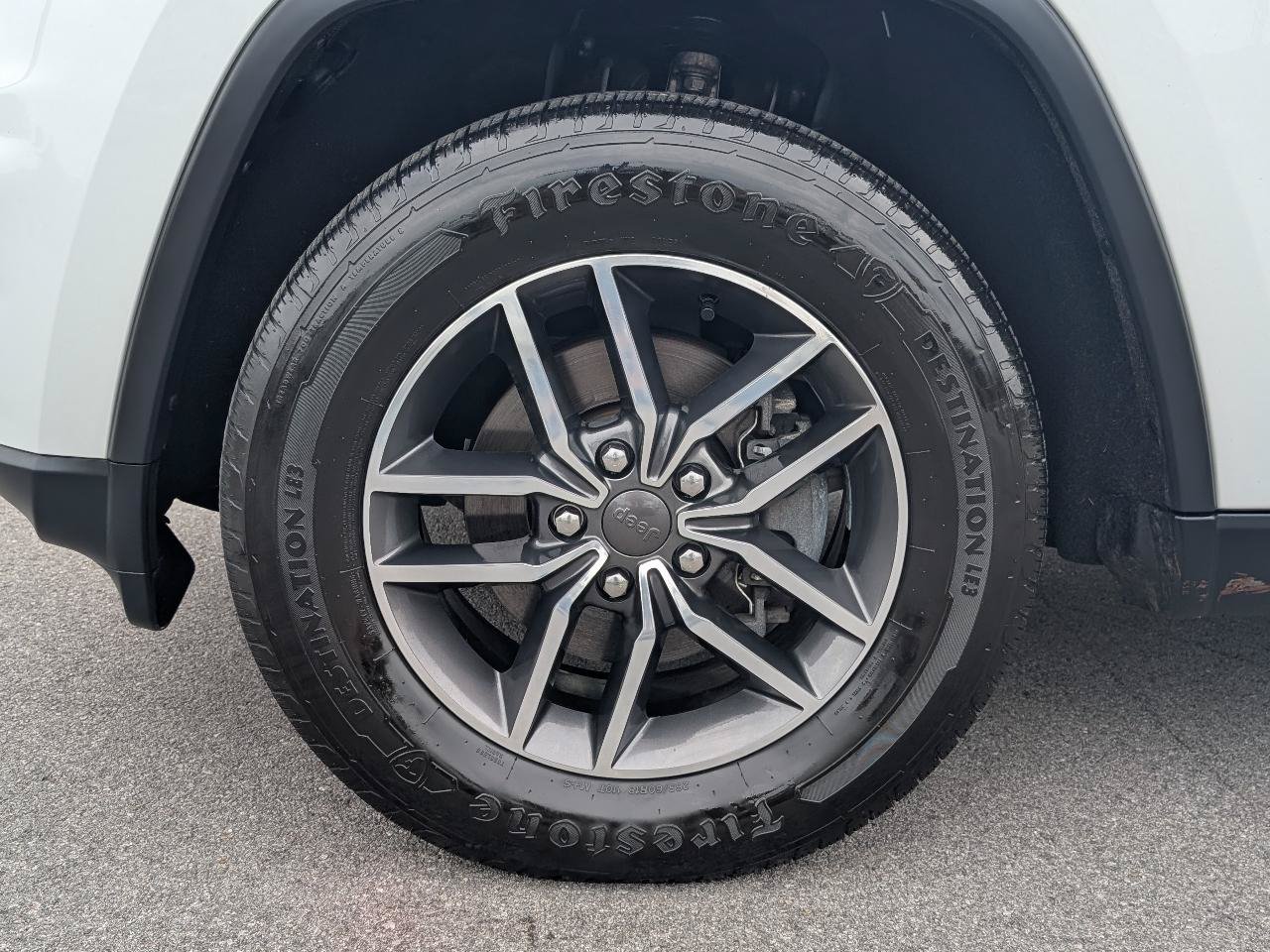 Used 2020 Jeep Grand Cherokee Limited AWD/4WD image 27