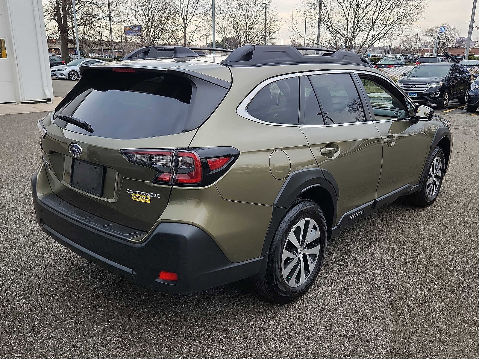 Used 2023 Subaru Outback Premium image 6