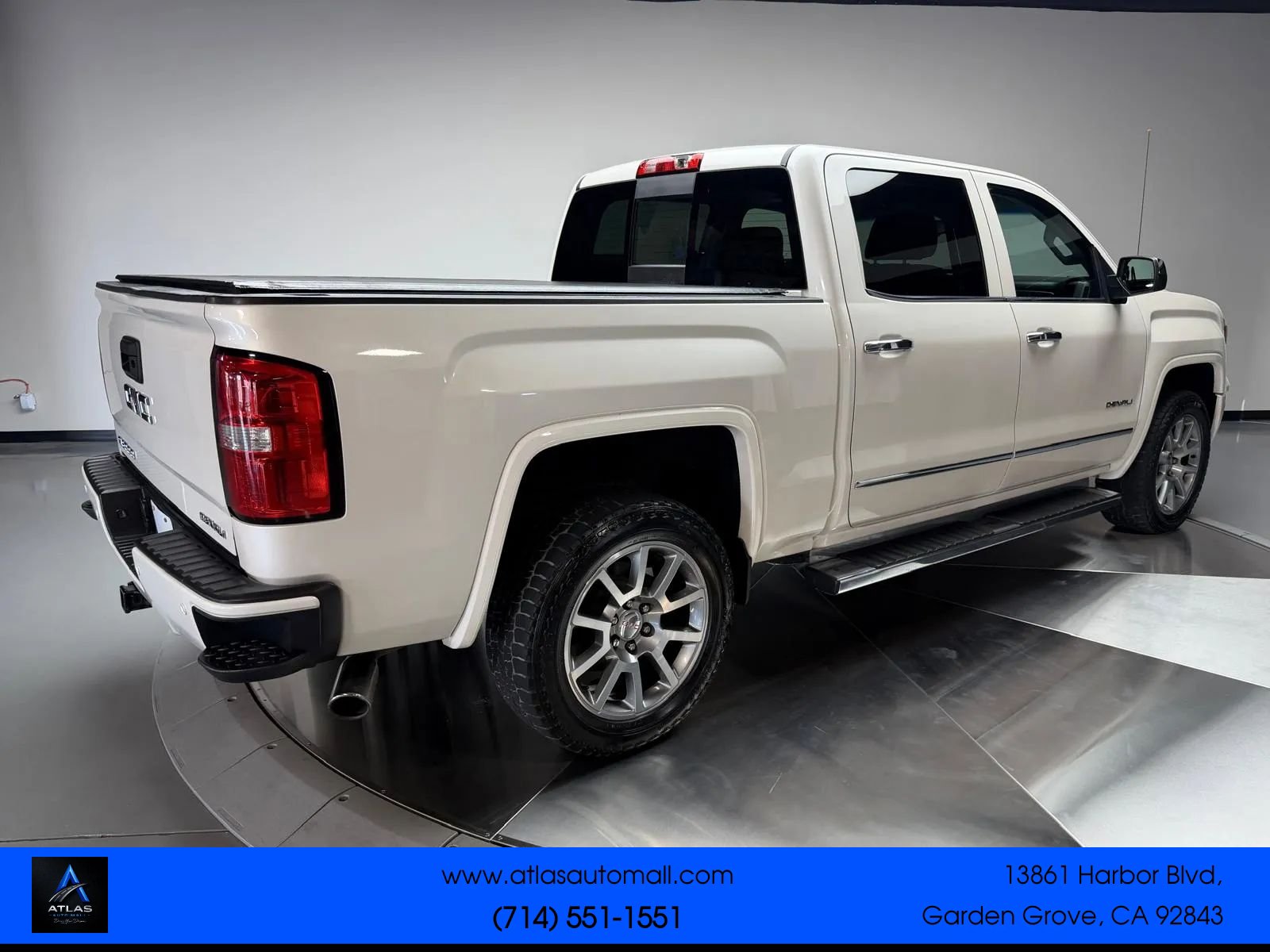 Used 2015 GMC Sierra 1500 Denali AWD/4WD image 2