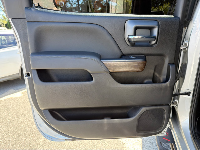 Used 2019 GMC Sierra 2500 Denali w/ Duramax Plus Package AWD/4WD image 21