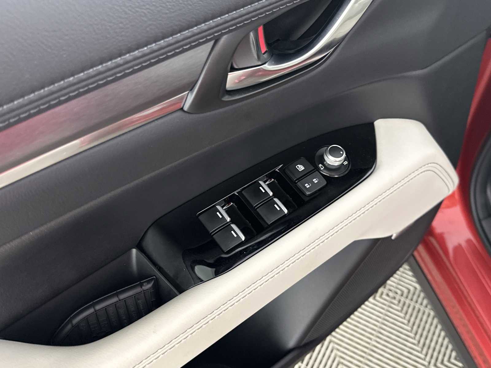 Used 2025 MAZDA CX-5 AWD 2.5 S w/ Premium Plus Pkg image 17