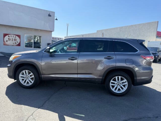Used 2016 Toyota Highlander LE FWD image 6