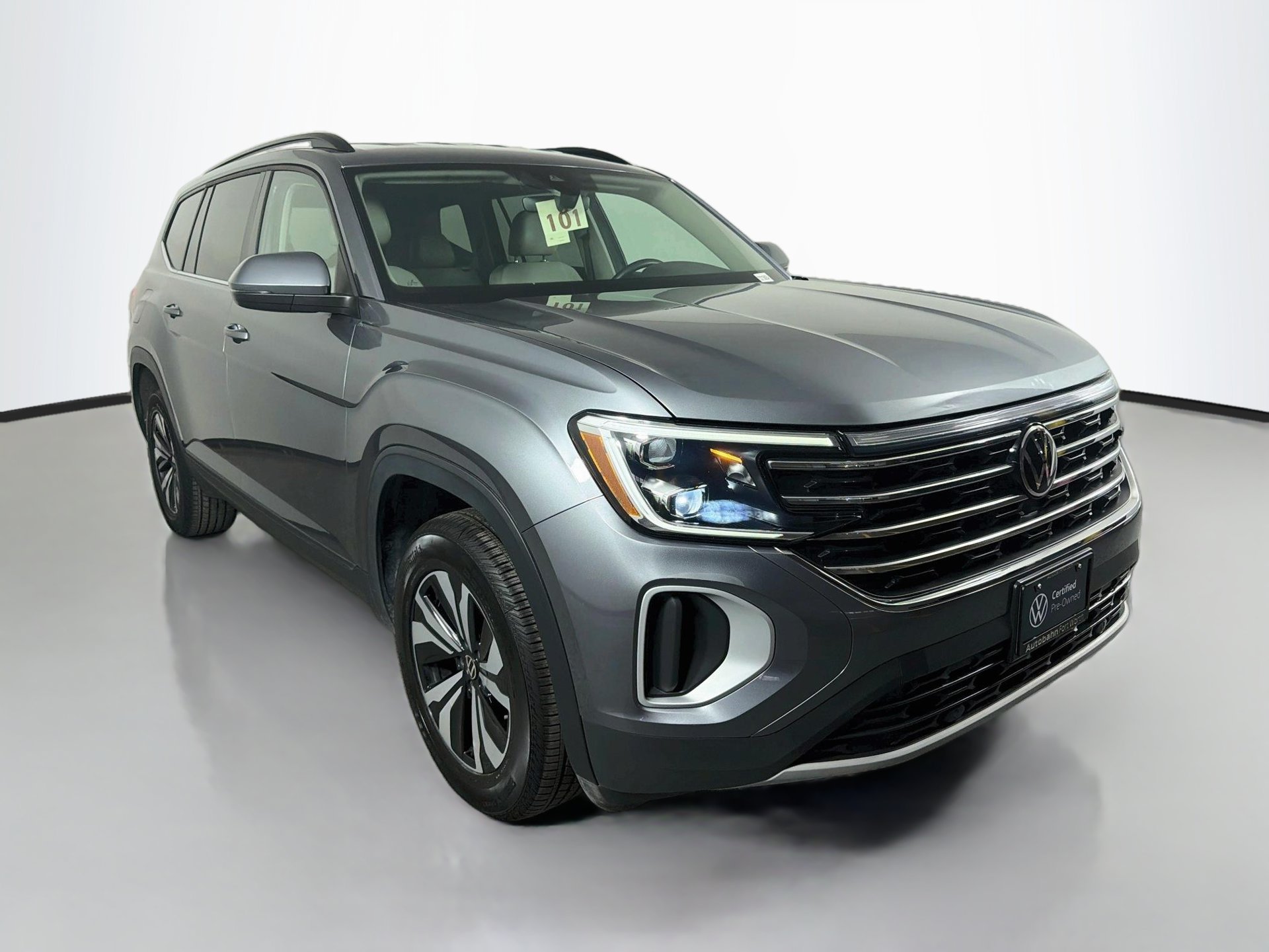 Certified 2024 Volkswagen Atlas SE FWD image 3