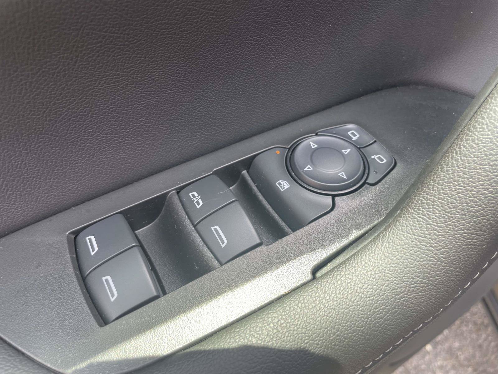 Used 2024 Chevrolet Blazer LT w/ Midnight/Sport Edition FWD image 6