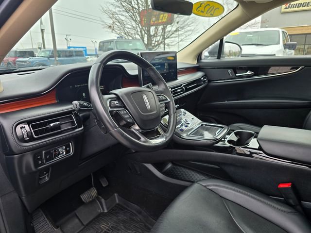 Used 2023 Lincoln Nautilus Reserve image 11
