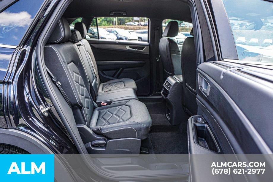 Used 2025 Volkswagen Atlas Cross Sport SE FWD image 21