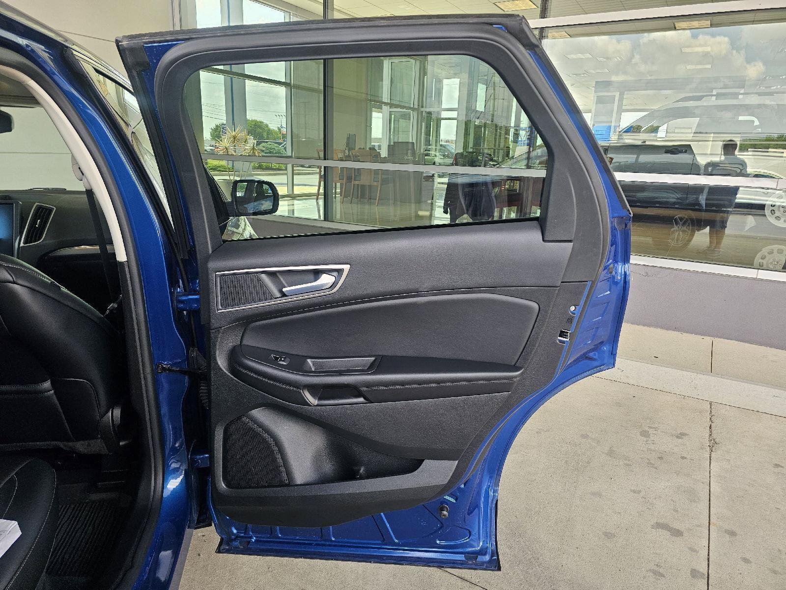 Used 2022 Ford Edge SEL w/ Convenience Package AWD/4WD image 14