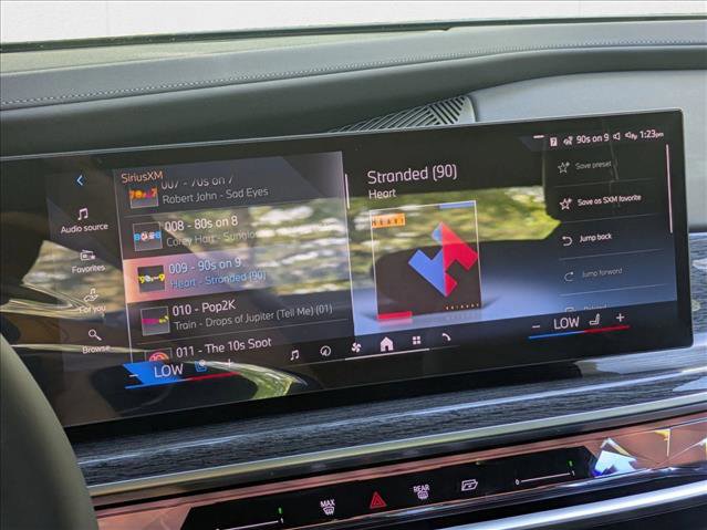 New 2025 BMW 750e xDrive w/ Premium Package image 12