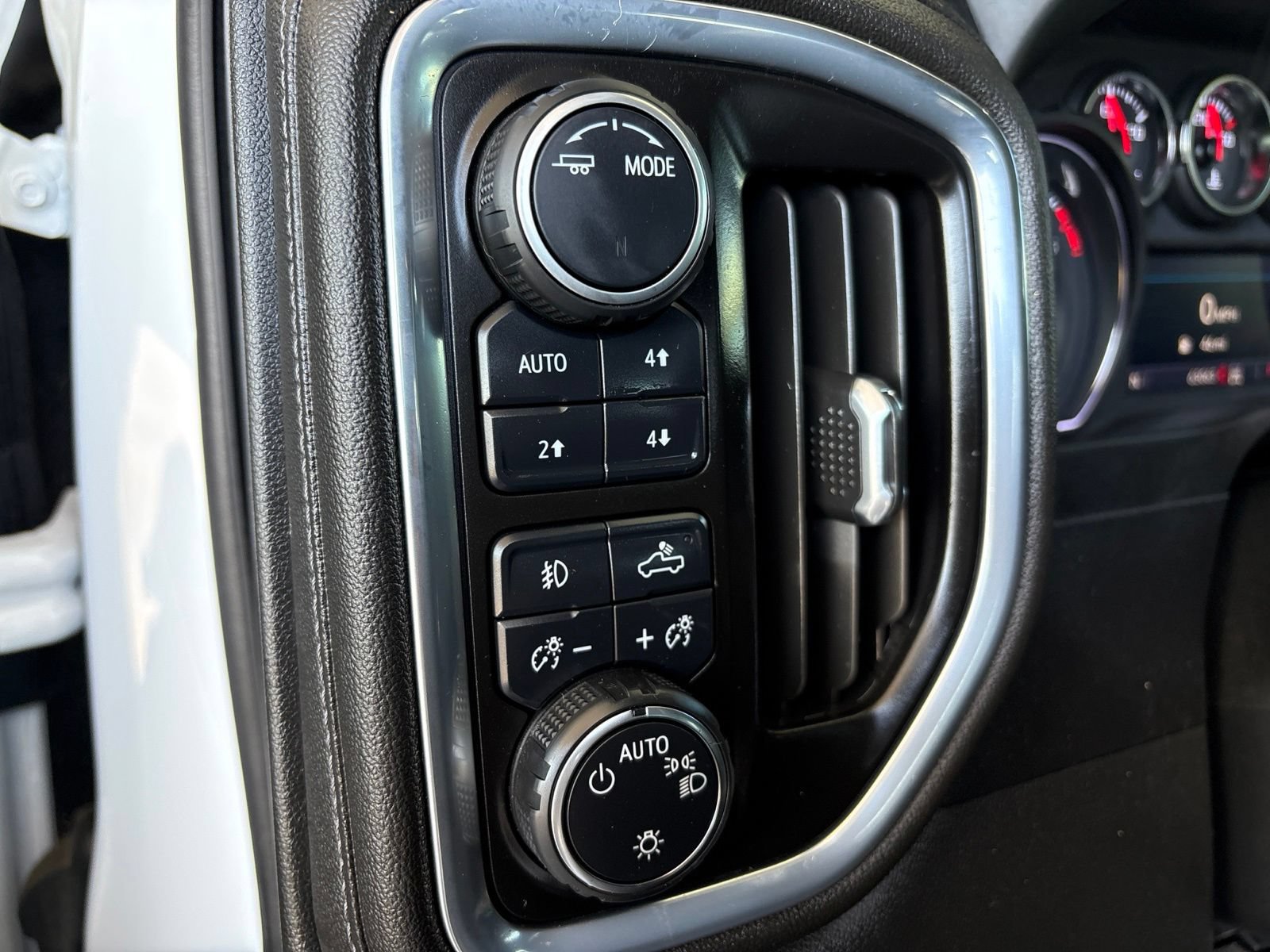 Used 2021 Chevrolet Silverado 1500 LT Trail Boss AWD/4WD image 12