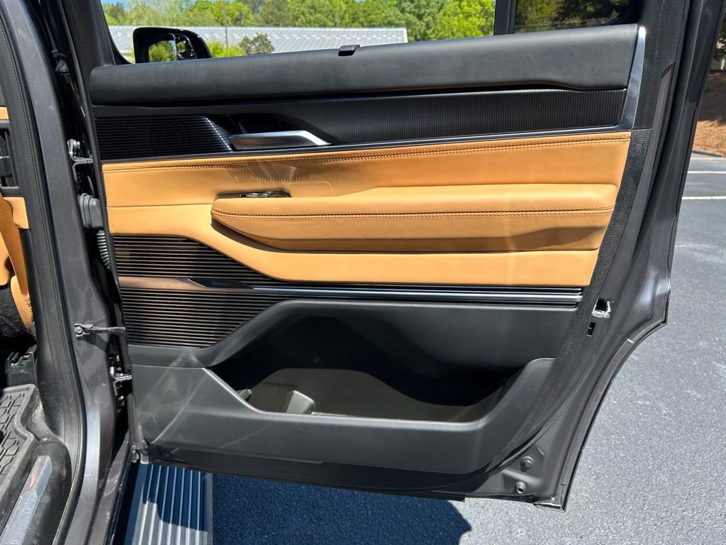 Used 2024 Jeep Grand Wagoneer Series III w/ Rear Seat Video Group 1 AWD/4WD image 67