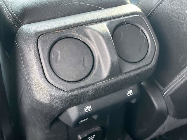 Used 2020 Jeep Wrangler Unlimited Sahara image 19