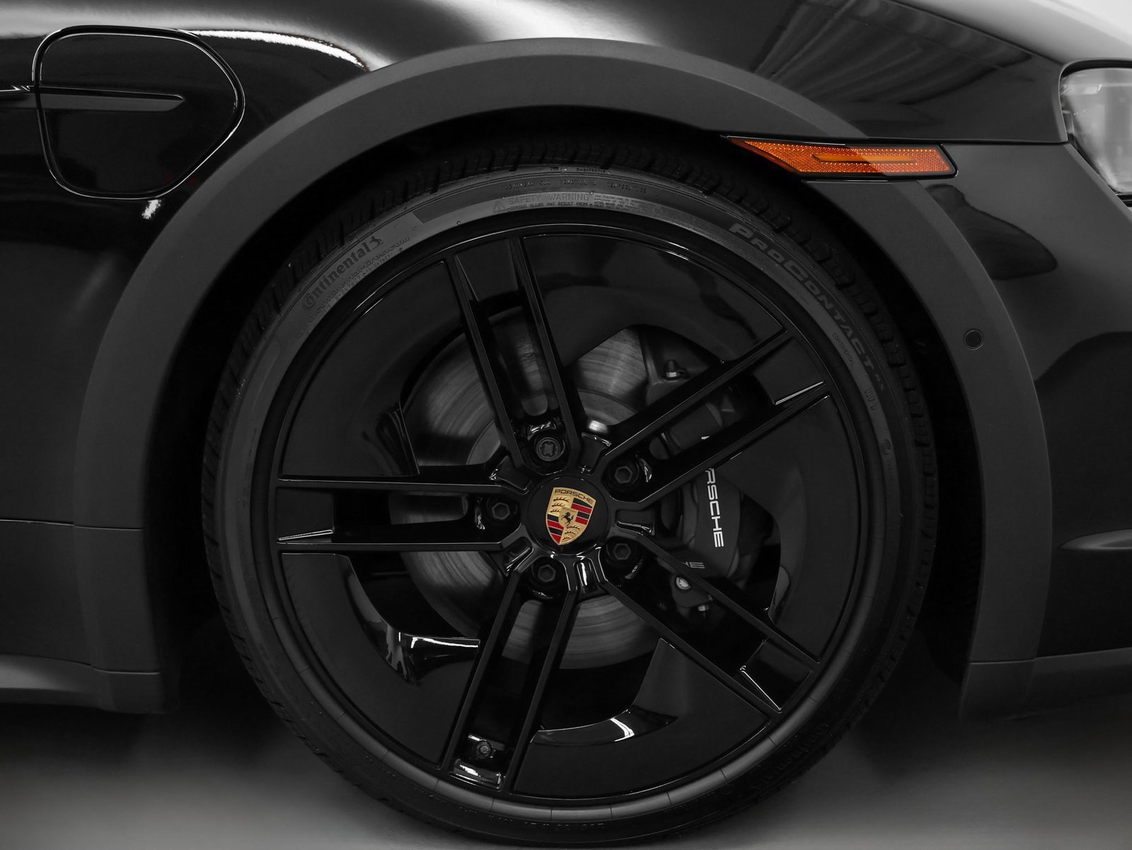 New 2025 Porsche Taycan 4 Cross Turismo image 15