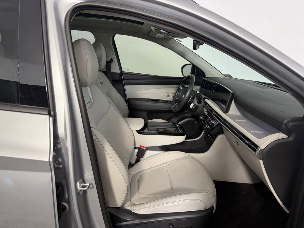 Used 2025 Hyundai Tucson Limited FWD image 33