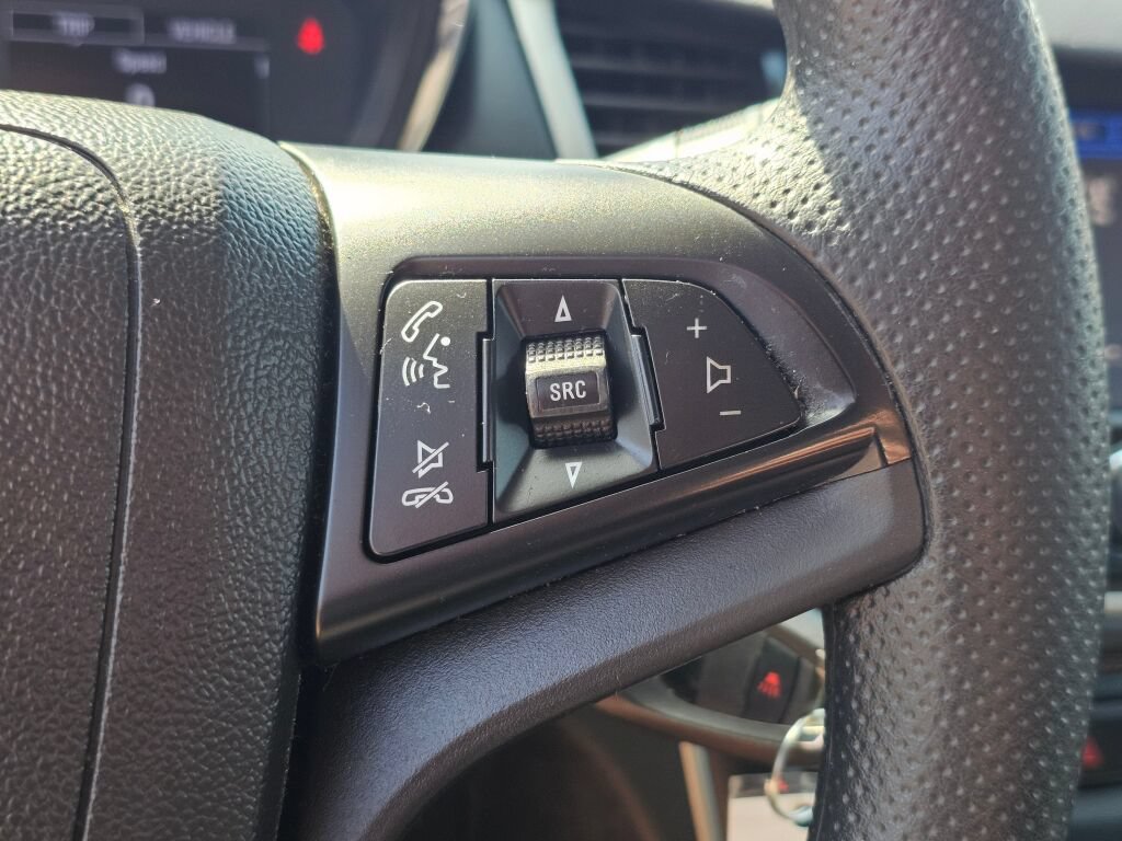 Used 2020 Chevrolet Trax LS w/ Tint and Cruise Package AWD/4WD image 33
