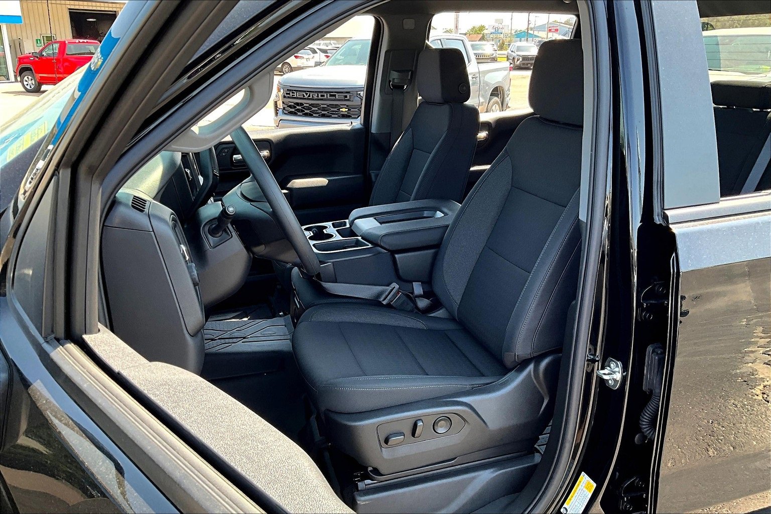 New 2025 Chevrolet Silverado 1500 Custom image 9