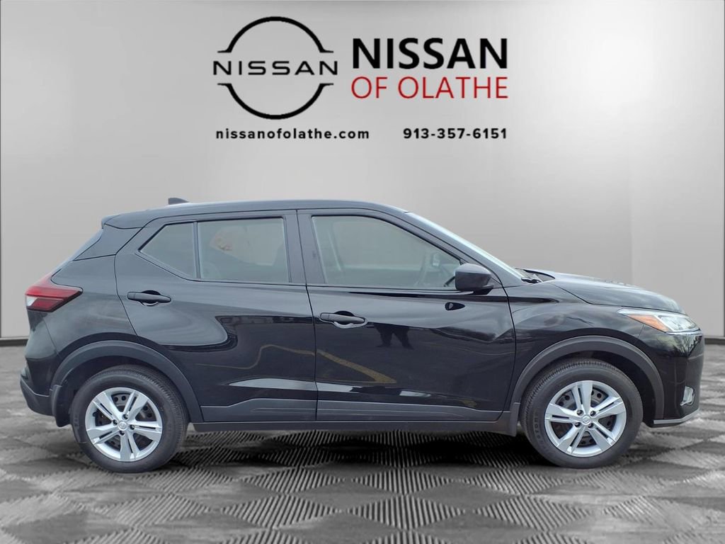 Certified 2025 Nissan Kicks Play S image 30