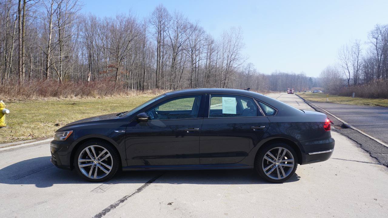 Used 2018 Volkswagen Passat 2.0T R-Line FWD image 2