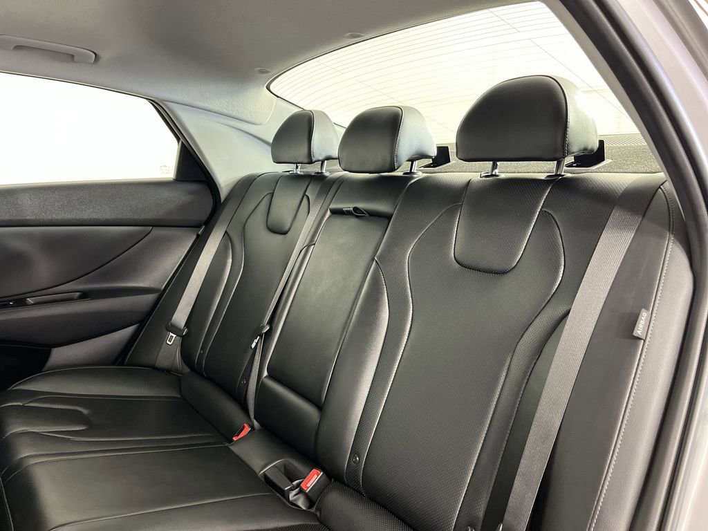 Used 2025 Hyundai Elantra Limited FWD image 23