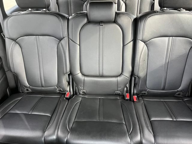 Used 2025 Jeep Wagoneer 4WD image 18
