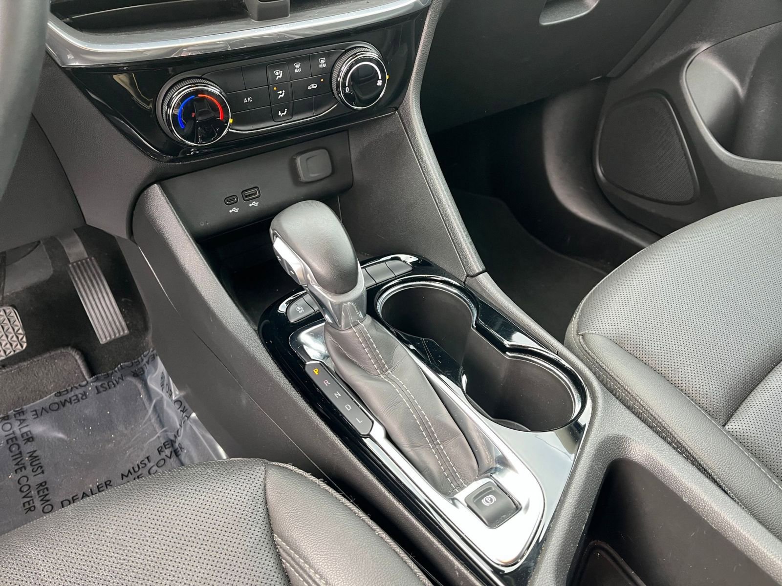 Used 2024 Buick Encore GX Sport Touring image 40