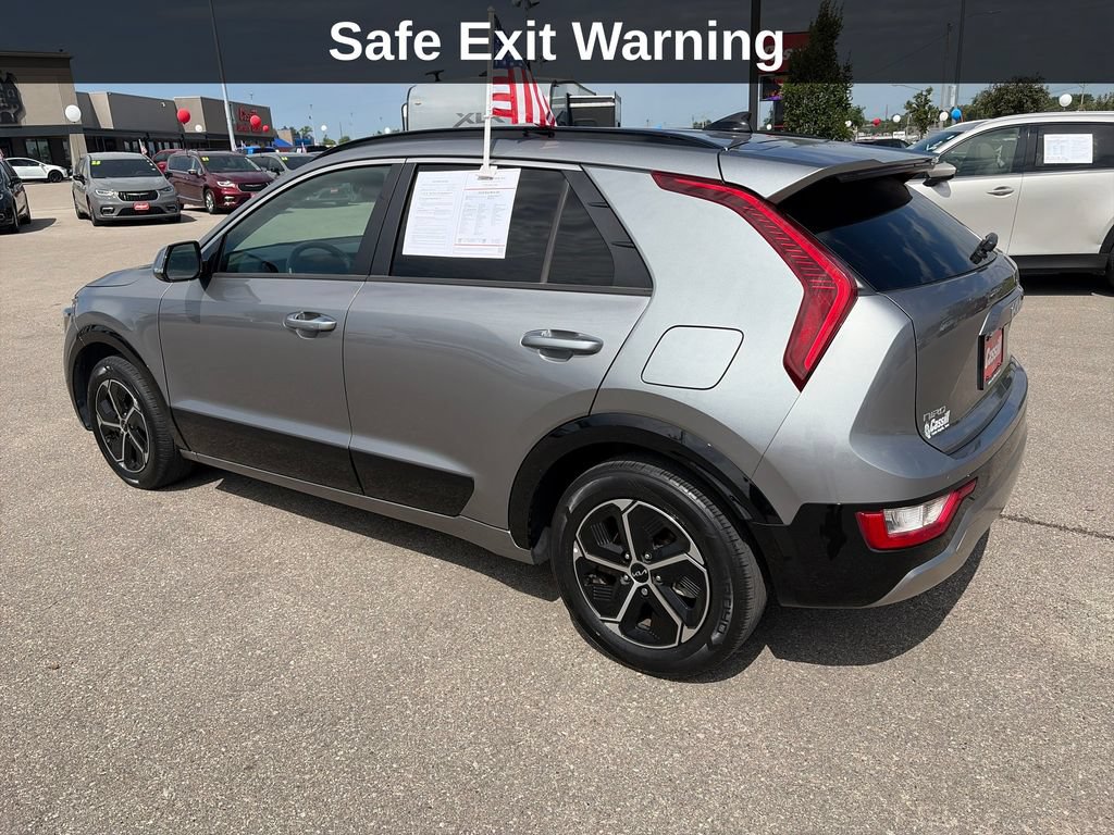 Used 2023 Kia Niro FWD image 3