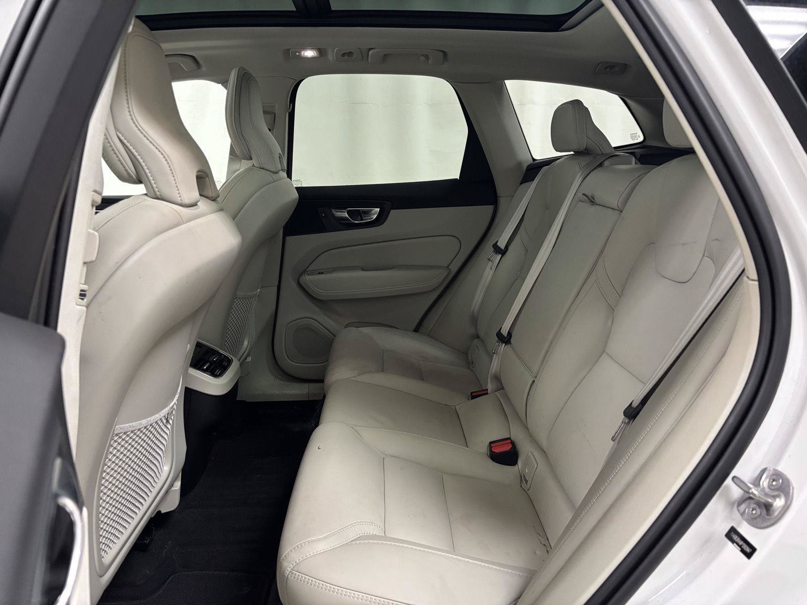 Used 2023 Volvo XC60 B6 Ultimate w/ Protection Package Premier AWD/4WD image 20