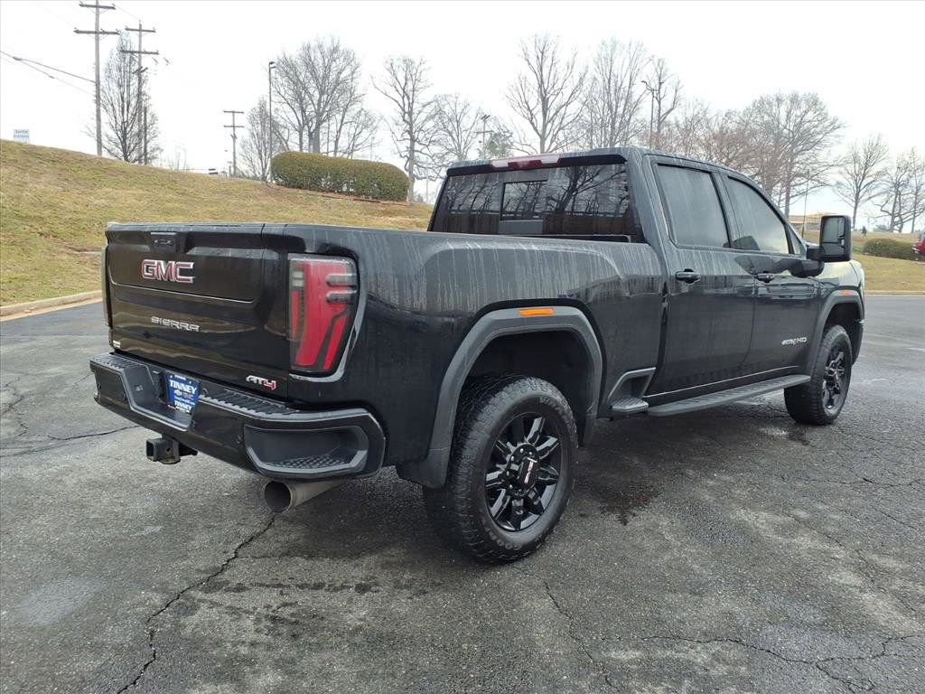 Used 2024 GMC Sierra 2500 AT4 w/ AT4 Premium Plus Package image 3