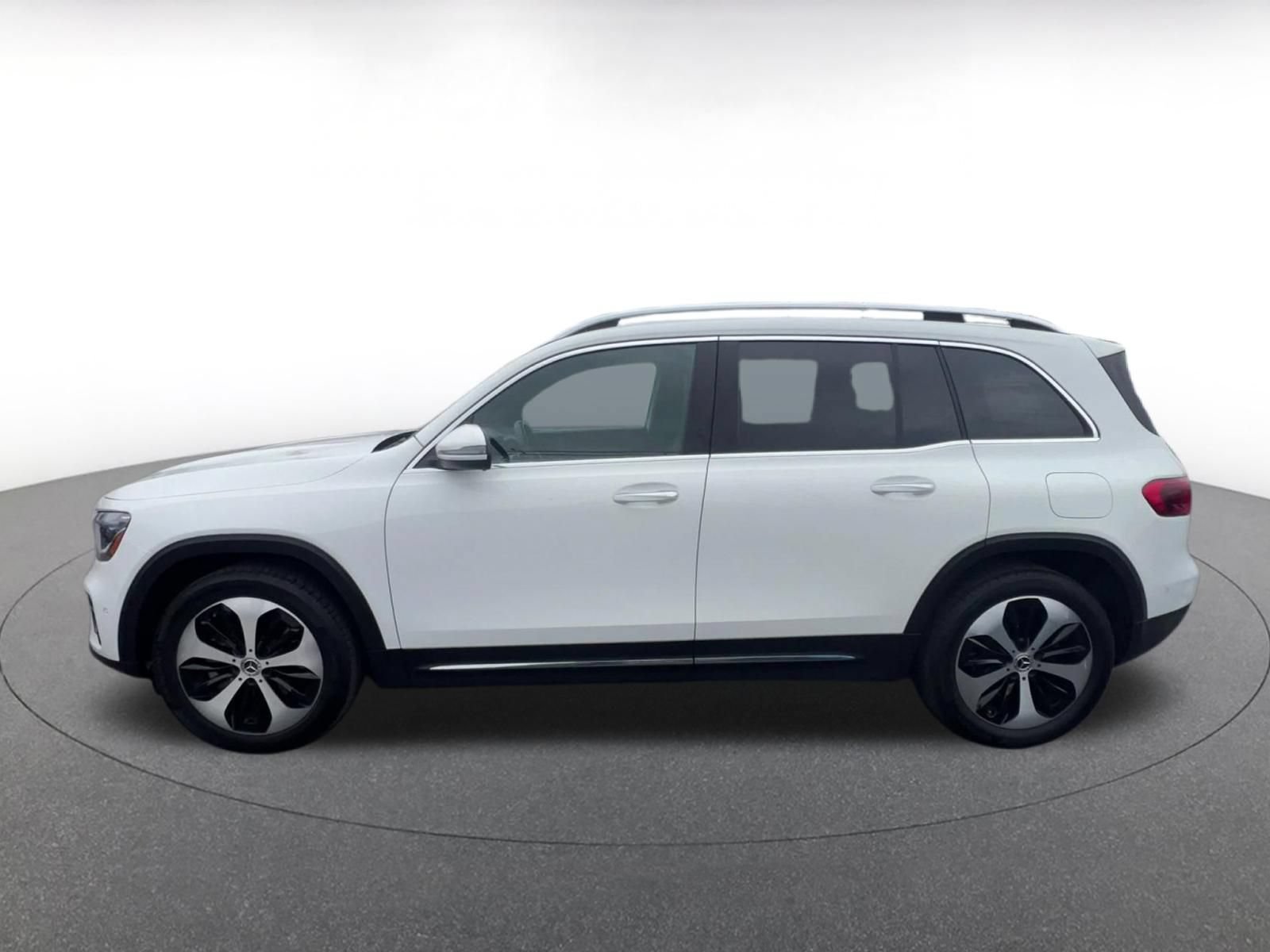 Used 2025 Mercedes-Benz GLB 250 image 9