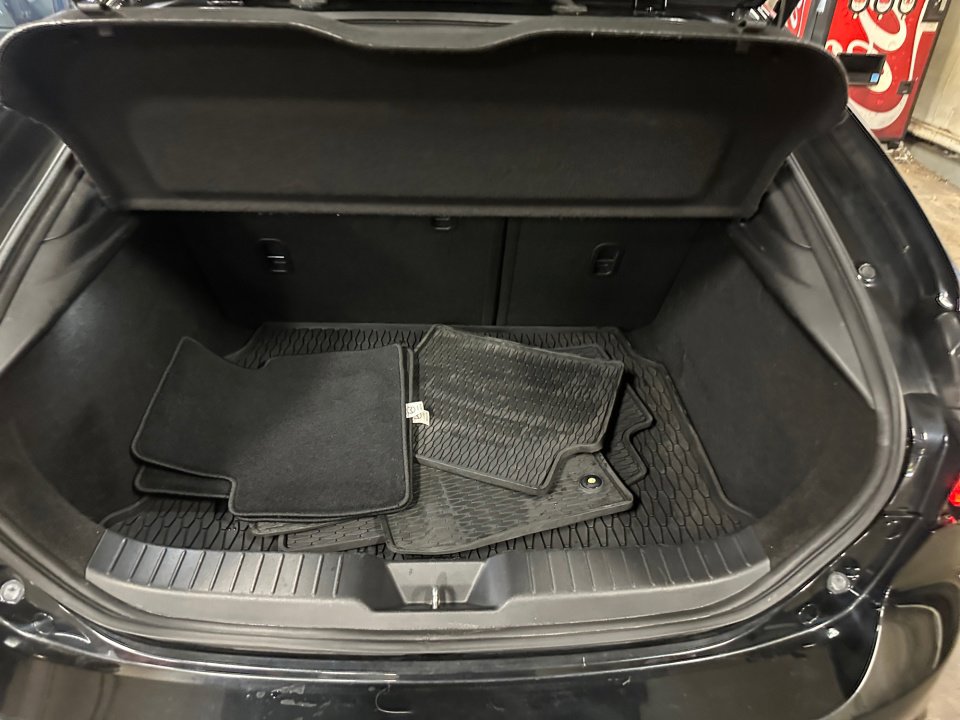 Used 2019 MAZDA MAZDA3 Hatchback w/ Preferred Package image 17