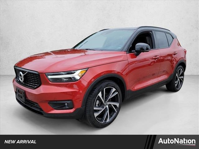 Used 2022 Volvo XC40 T5 R-Design AWD/4WD image 1