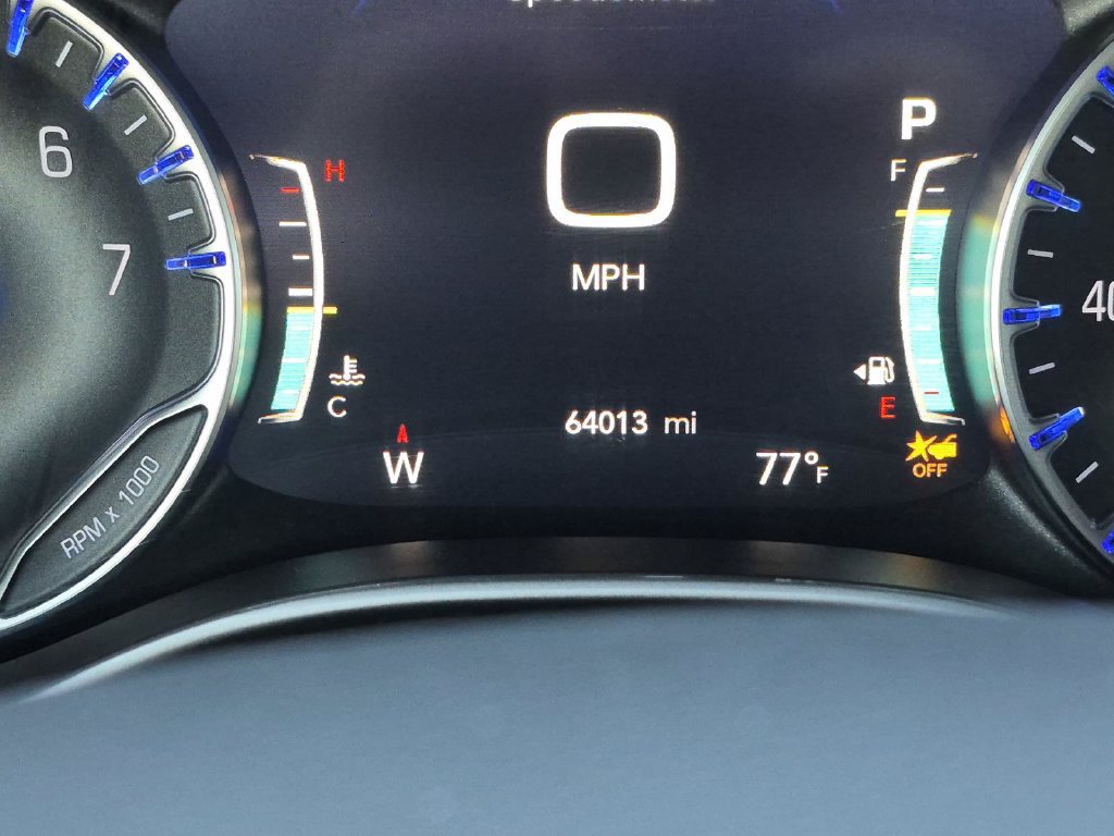 Used 2025 Chrysler Pacifica Select FWD image 23