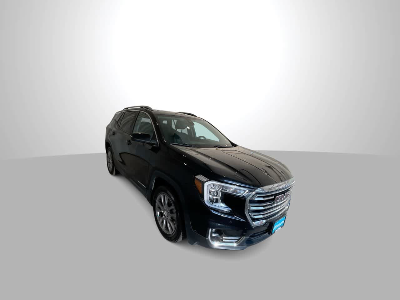 Used 2022 GMC Terrain SLT w/ Tech Package AWD/4WD image 2