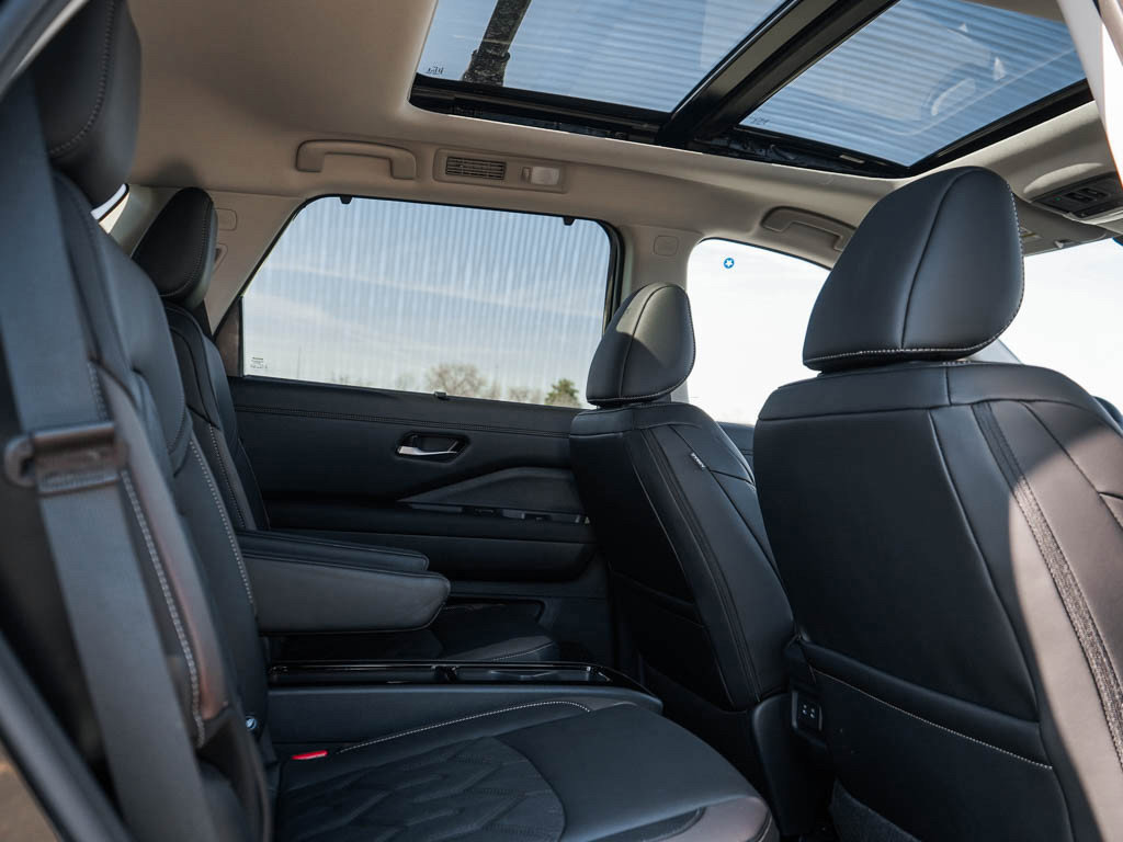 New 2026 Nissan Pathfinder Platinum AWD/4WD image 13
