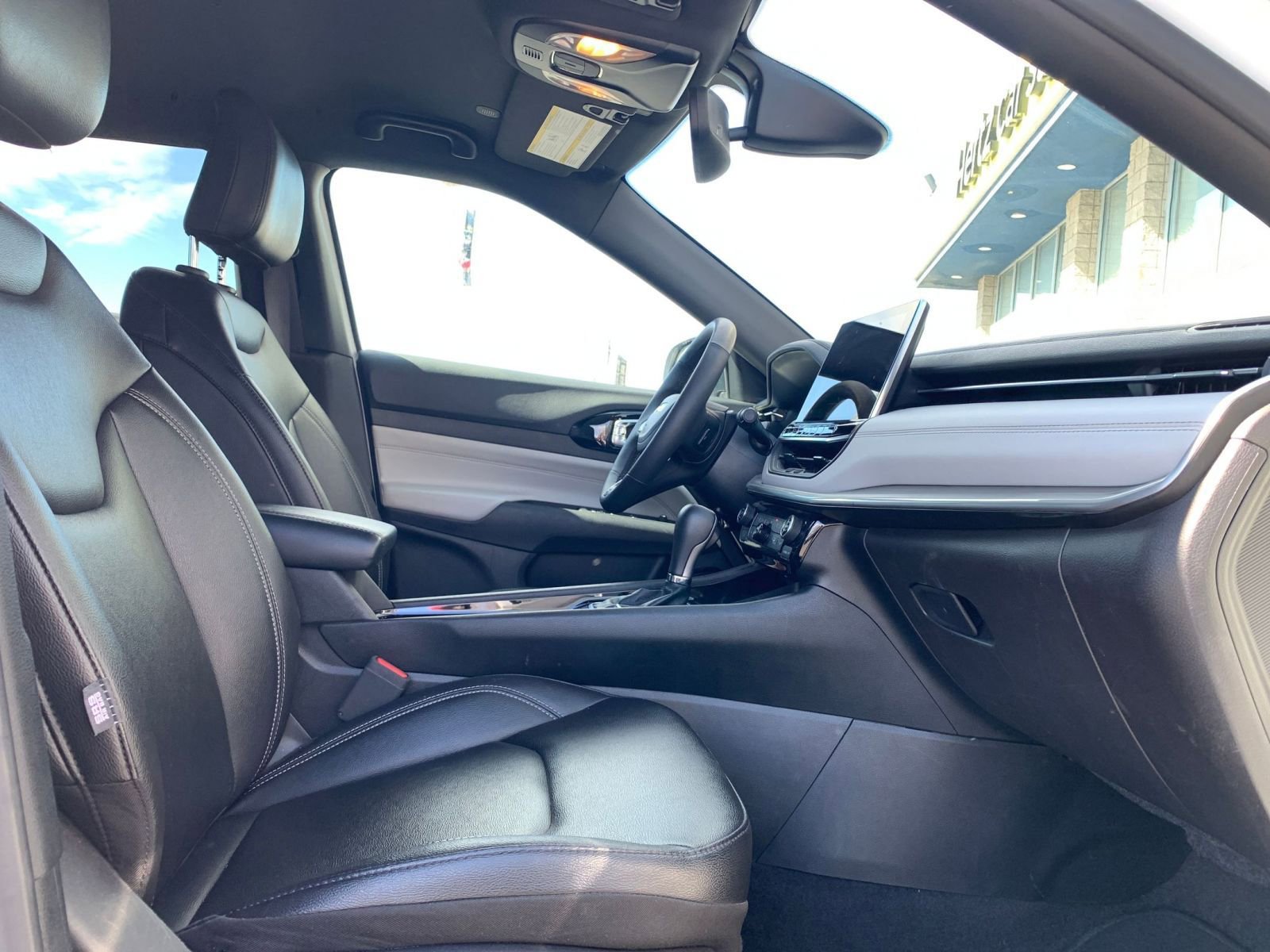 Used 2025 Jeep Compass Limited image 37