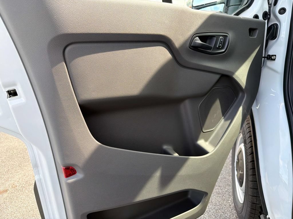 New 2026 Ford Transit 250 148 Medium Roof RWD image 28