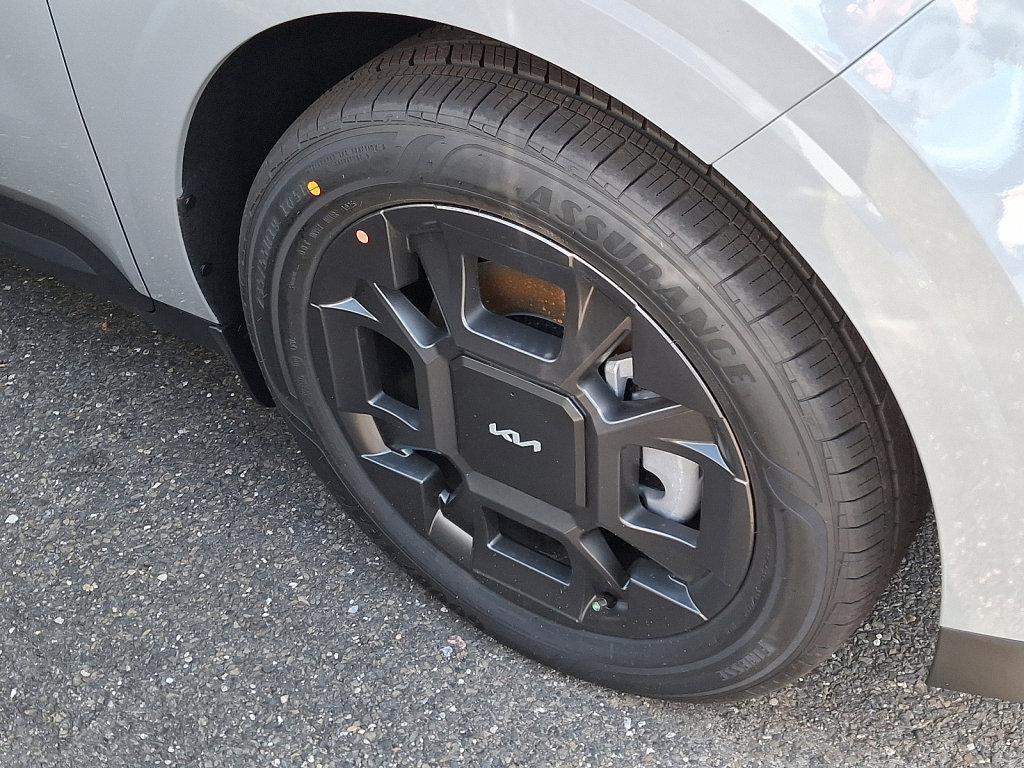 New 2026 Kia Carnival EX image 4