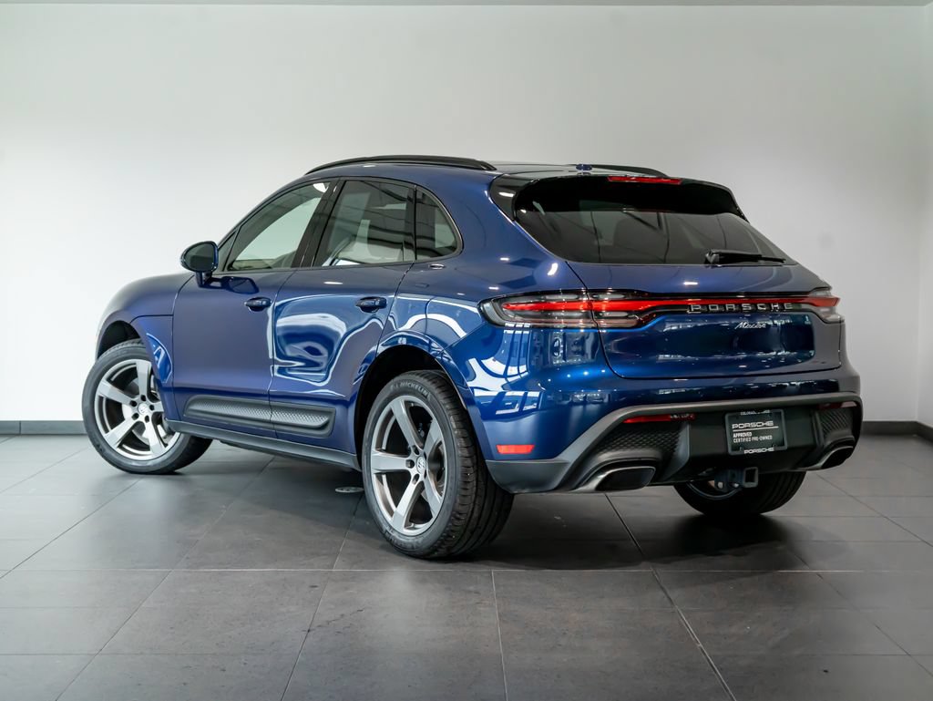 Certified 2025 Porsche Macan AWD/4WD image 3