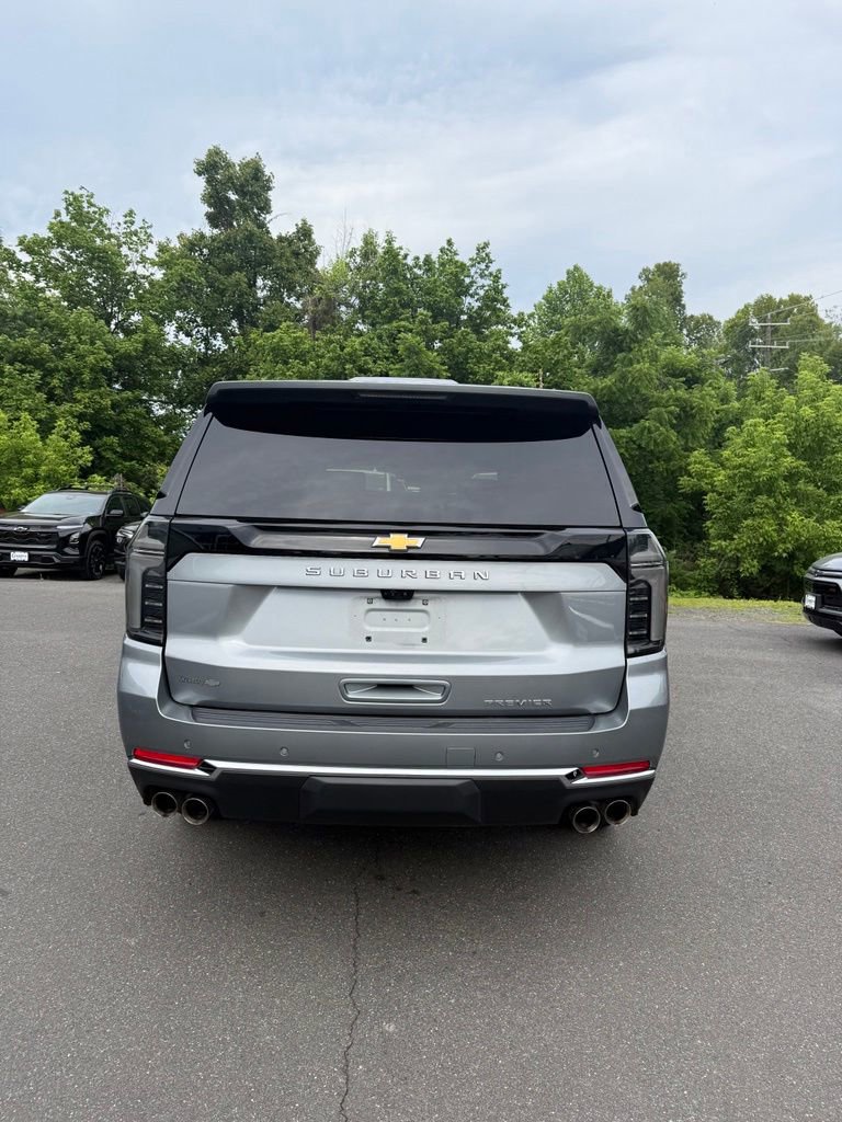 Used 2025 Chevrolet Suburban Premier AWD/4WD image 5